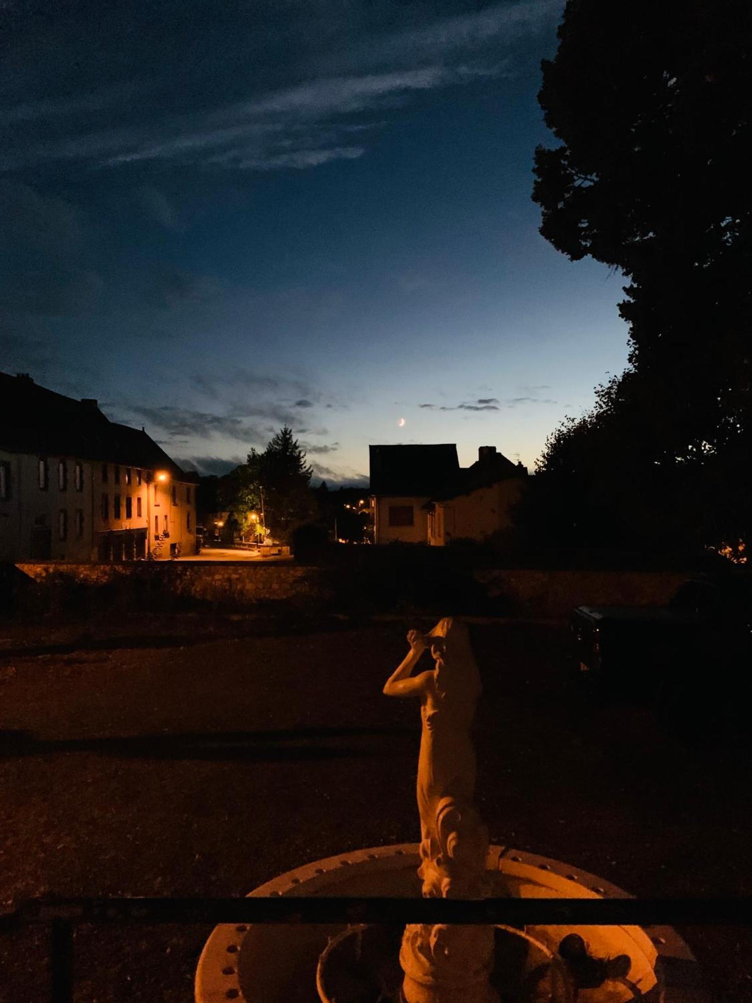 Le Chateau Giat Buitenkant foto